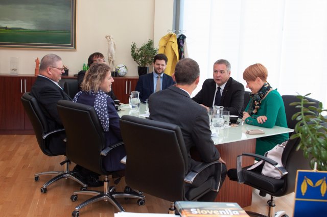 Zasedanje podeželskega parlamenta